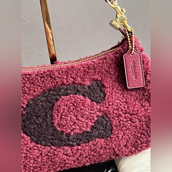 CE557 - Coach Teri Shoulder Bag with Coach Motif - Picture 6 of 14